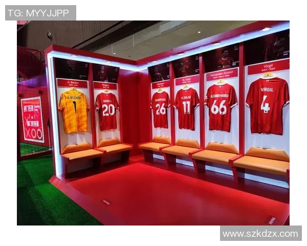 球星挂坠足球：个性化定制饰品展现运动魅力与时尚潮流结合